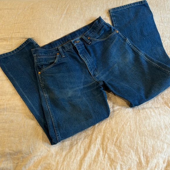 Men’s Wranglers Cowboy Cut - Picture 2 of 5